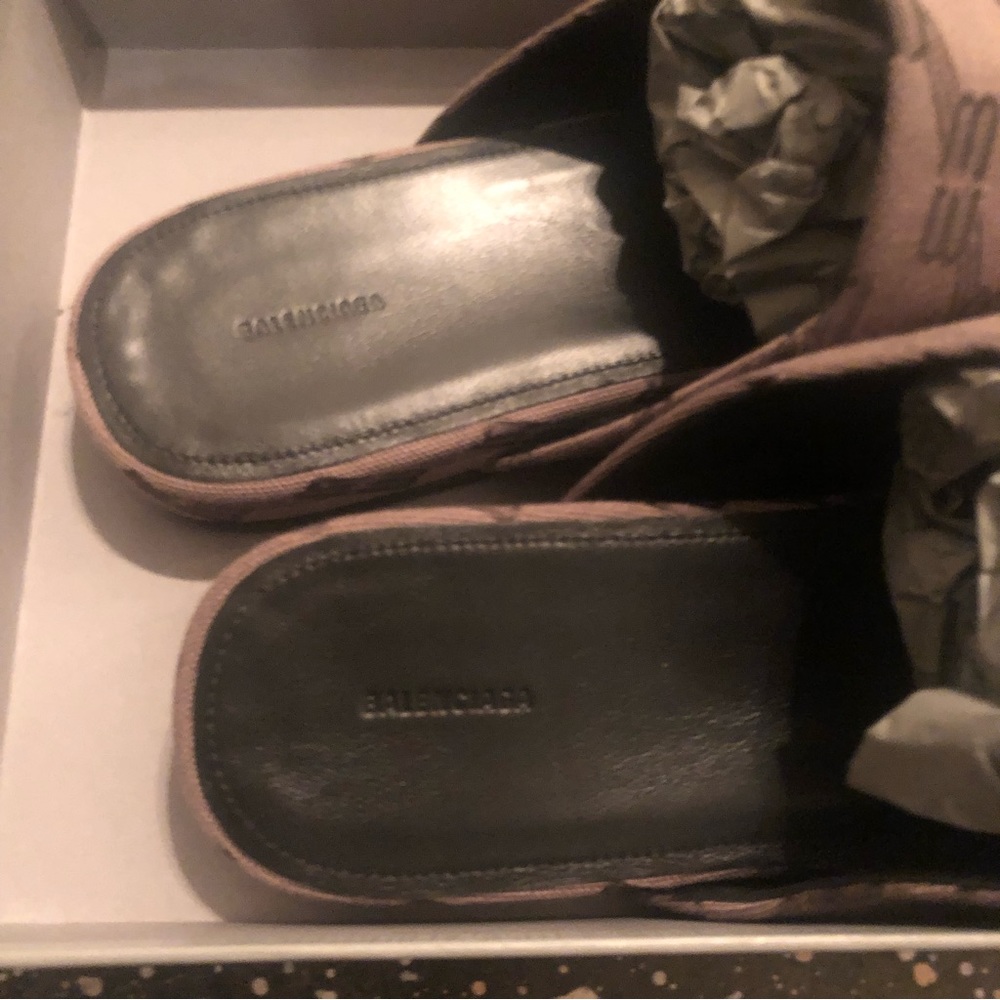 BALENCIAGA Cosy Mules Dark Mink Grey Brown - Picture 8 of 9
